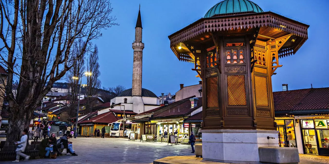 Balkan ve Avrupa şehirlerinden manzaralarla dolu bir kolaj